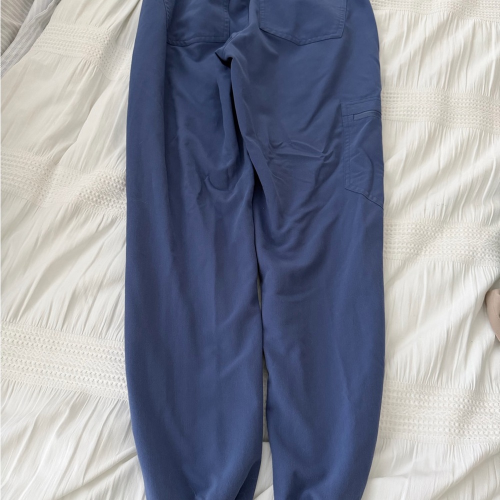Big Sky FIGS Zamora Jogger Scrub Pants - Picture 3 of 6